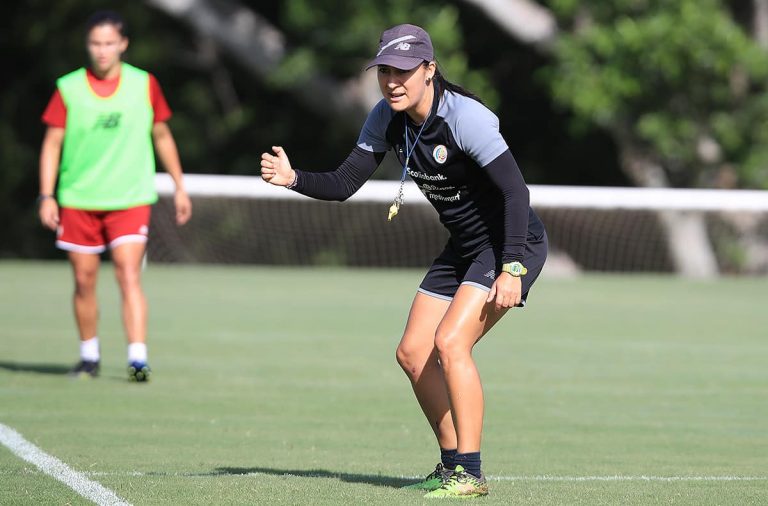 Amelia Valverde, la jugadora de ‘mejengas’ que hoy entrena a campeonas